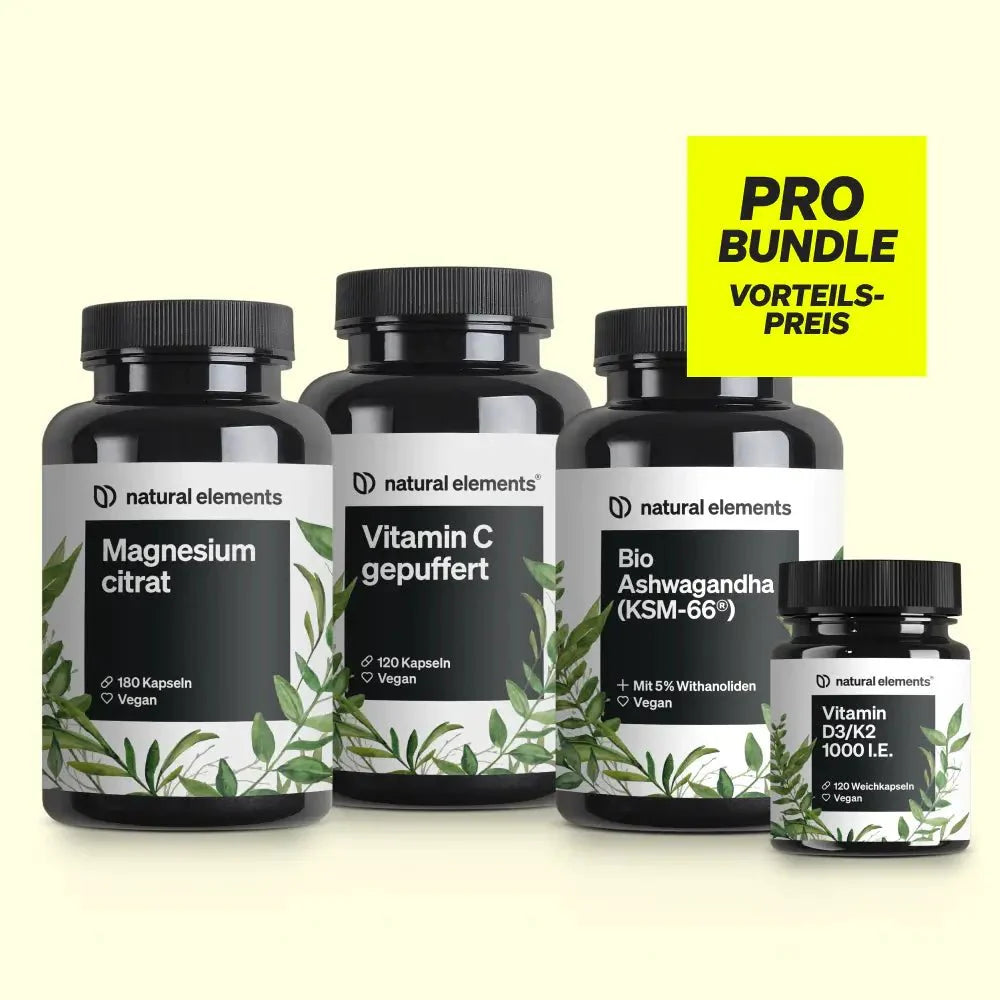 Vier Flaschen mit Nahrungsergänzungsmitteln aus dem Immun Pro Bundle sind mit einem Etikett mit der Aufschrift "Pro Bundle Vorteilspreis" versehen.