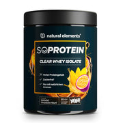 Ein Behälter mit SoProtein Clear Whey Isolate von NATURAL ELEMENTS, Geschmacksrichtung Mango-Passionsfrucht, mit einer Abbildung der Passionsfrucht und den Vorteilen des Produkts.